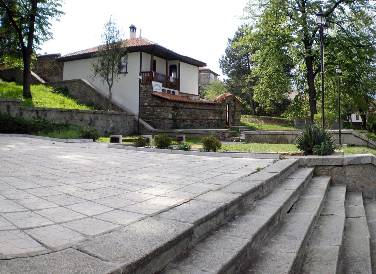 Гостоприемница Георги Kalofer Exterior foto