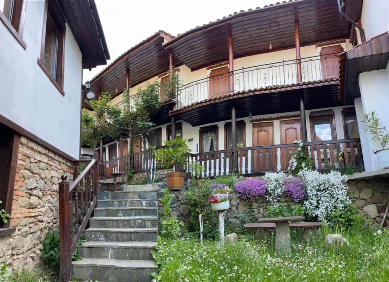 Гостоприемница Георги Kalofer Exterior foto